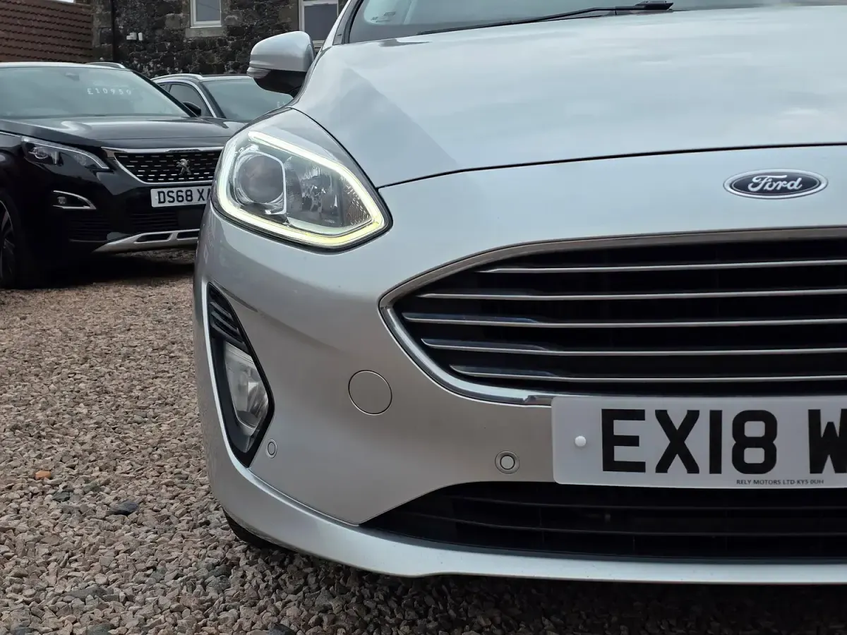 Used Ford Fiesta Titanium 120 HP (88 kW) 2018 Silver Hatchback
