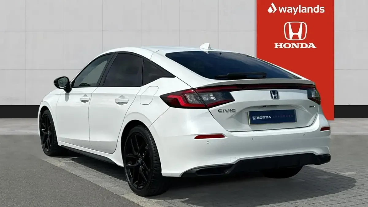 Used Honda Civic Sport 143 HP (105 kW) 2025 White Hatchback