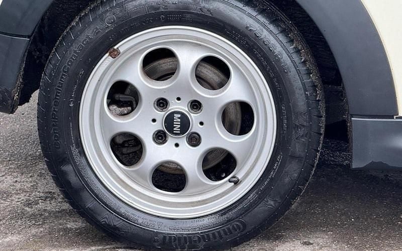 Used Mini ONE Hatch 98 HP (72 kW) 2013 White Hatchback