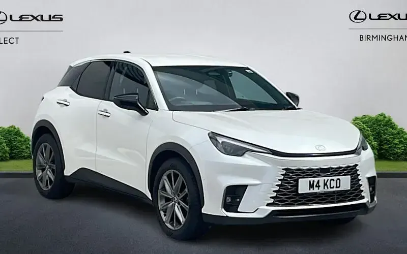 Second-hand Lexus LBX 136 CP (100 kW) 2026 SUV