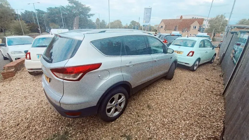 Używany Ford Kuga Zetec 2015 Srebrny SUV