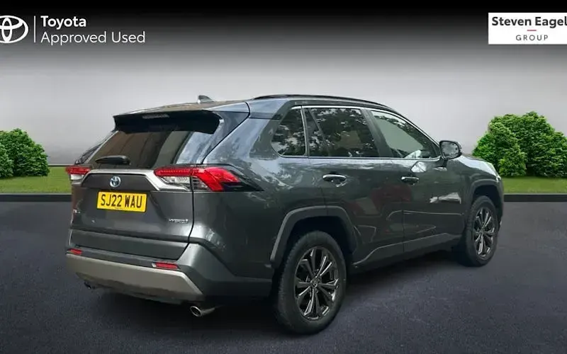 Begagnad Toyota RAV4 Design 218 HK (160 kW) 2025 SUV
