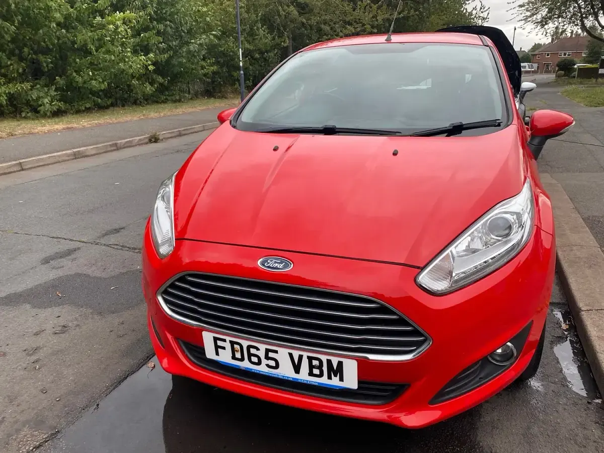 Used Ford Fiesta Zetec 2015 Red Hatchback
