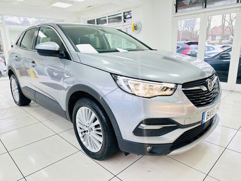 Grey Used 2018 Vauxhall Grandland X Sport SUV | £7,600 (A bit pricey) - Image 1/4