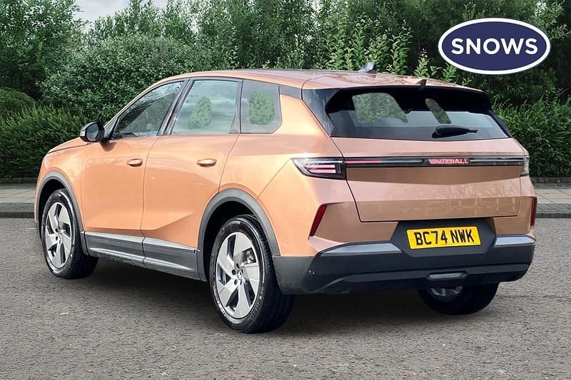 Used Vauxhall Grandland X Design Edition 136 HP (100 kW) 2025 Impact copper SUV