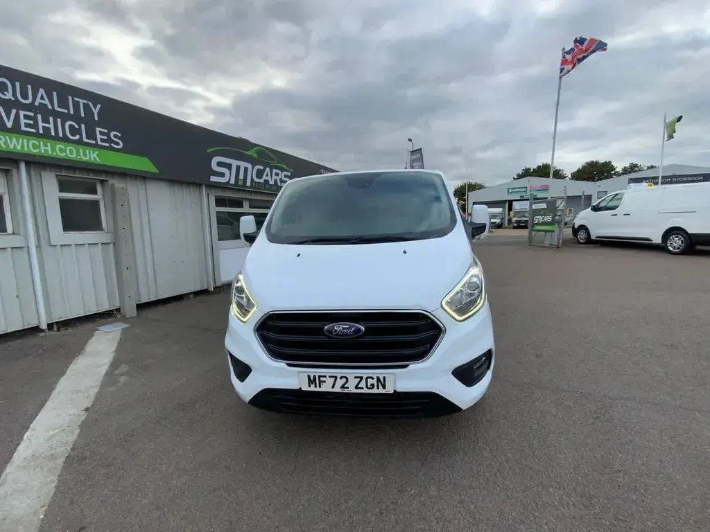 Used Ford Transit Custom Limited 130 HP (95 kW) 2022 White Van