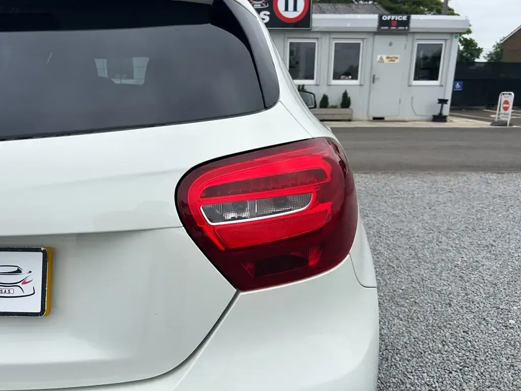 Used Mercedes A160 AMG line 102 HP (75 kW) 2018 White Hatchback