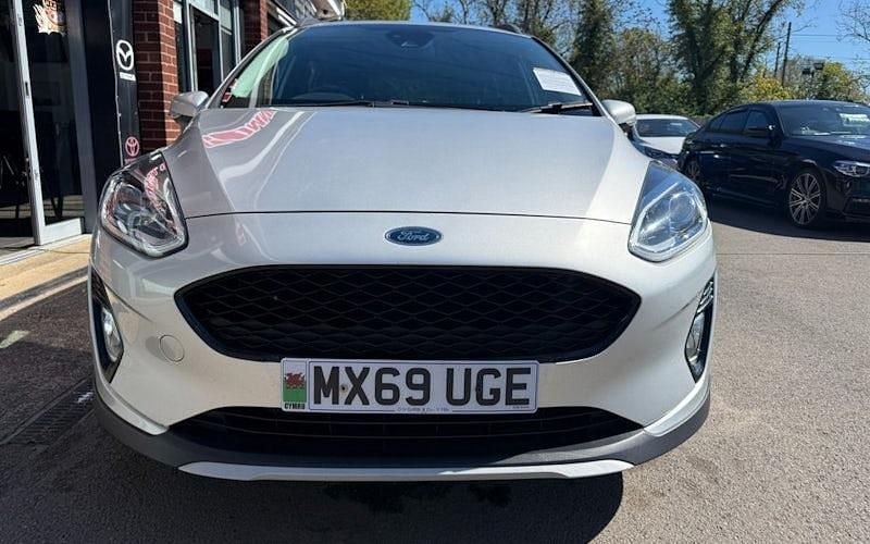 Second-hand Ford Fiesta Active 101 CP (74 kW) 2019 Argintiu Hatchback