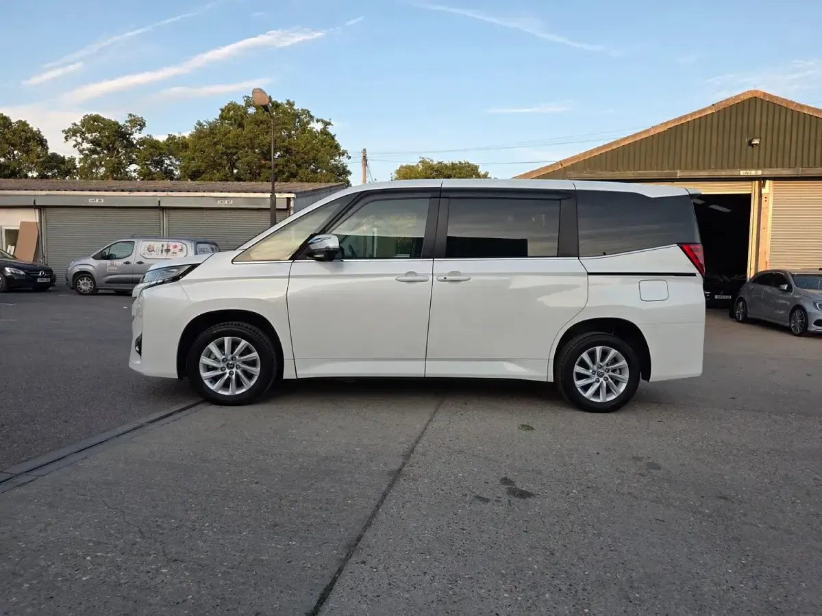 Used Toyota Noah 2022 White MPV