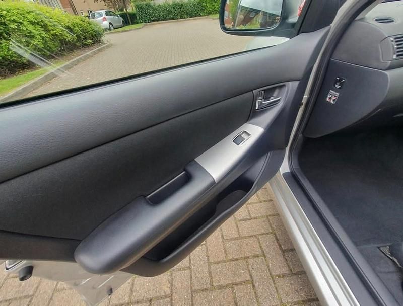 Used Toyota Corolla 2006 Silver Hatchback