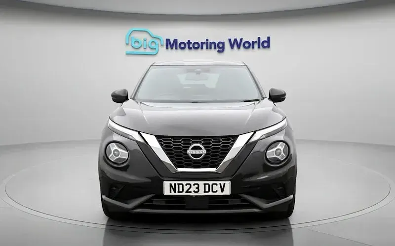 Usado Nissan Juke N-Connecta 114 HP (83 kW) 2023 Preto SUV