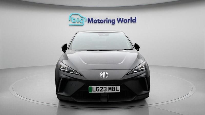 Begagnad MG MG4 EV Trophy 319 kW (435 HK) 2023 Halvkombi