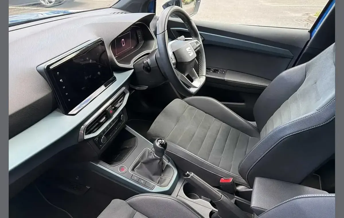 Used Seat Arona Xperience Lux 108 HP (79 kW) 2022 Blue SUV