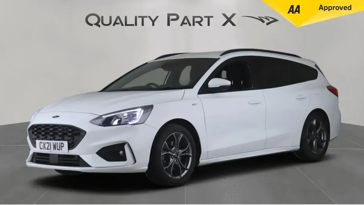 Used Ford Focus ST-Line 2021 White Estate