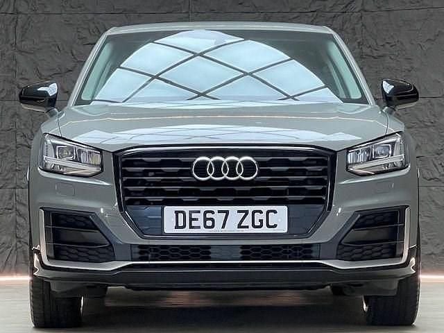 Begagnad Audi Q2 Advanced 150 HK (110 kW) 2017 Grå SUV