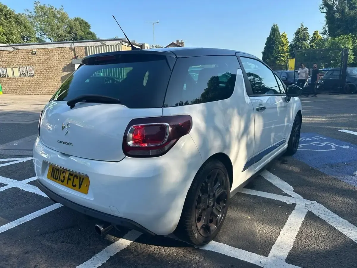 Używany Citroën DS3 110 KM (80 kW) 2013 Biały Hatchback