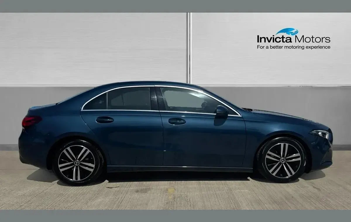 Used Mercedes A180 Executive 136 HP (100 kW) 2020 Blue Sedan