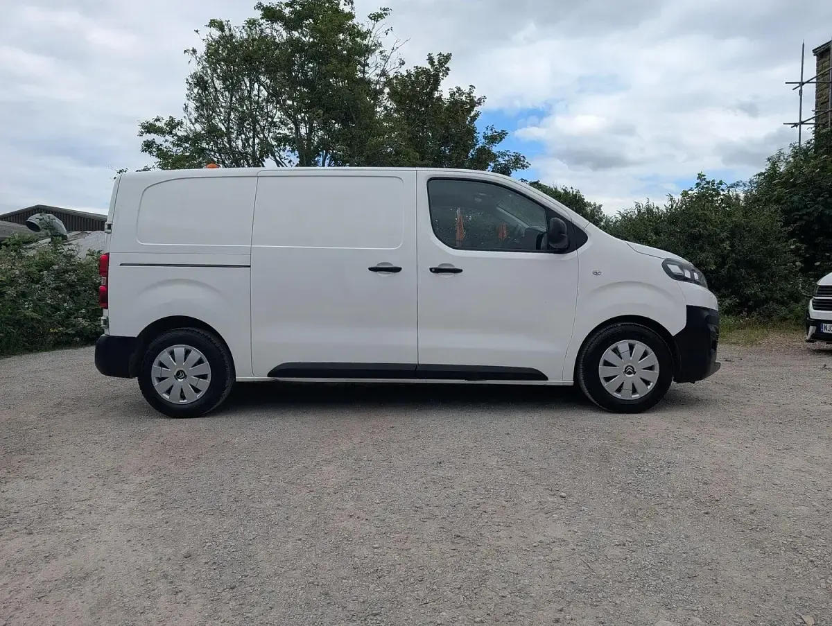 Used Citroën Dispatch 2019 White MPV