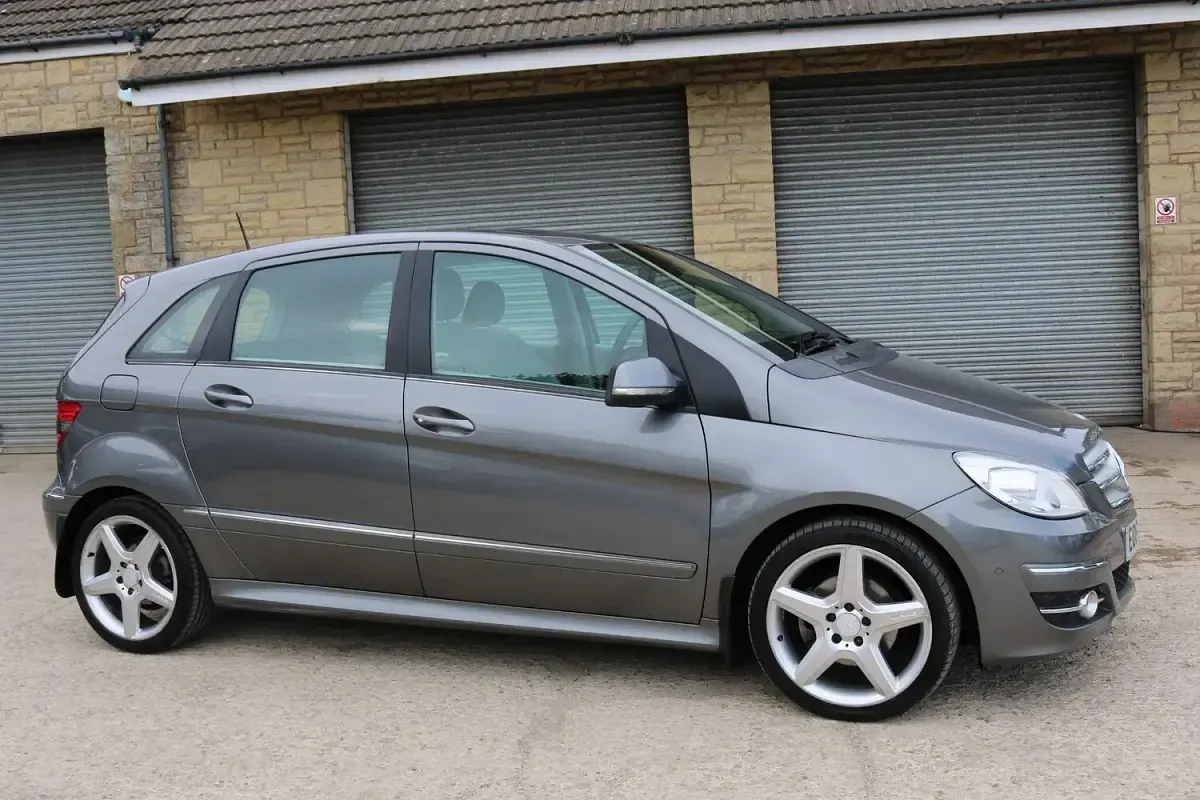 Used Mercedes B180 2010 Grey MPV