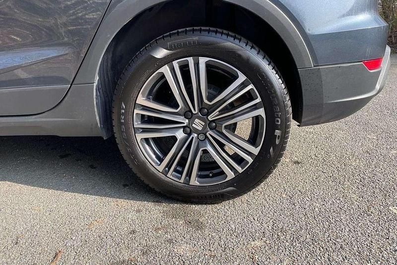 Used Seat Arona SE Technology 94 HP (69 kW) 2022 Grey SUV