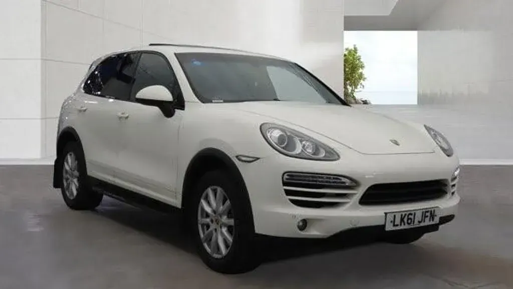 Used Porsche Cayenne 2011 White SUV