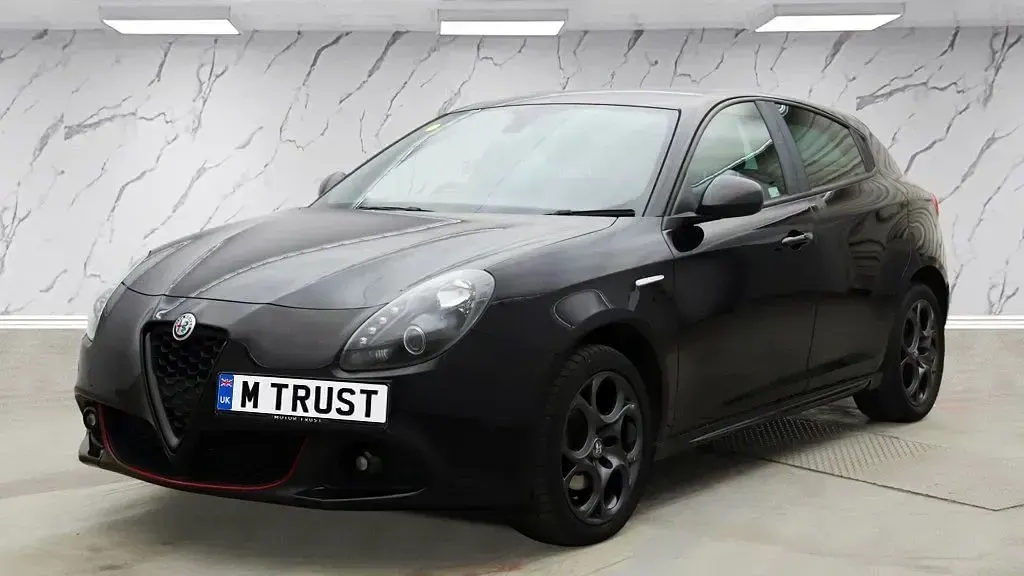 Used Alfa Romeo Giulietta Edizione Speciale 120 HP (88 kW) 2019 Black Hatchback