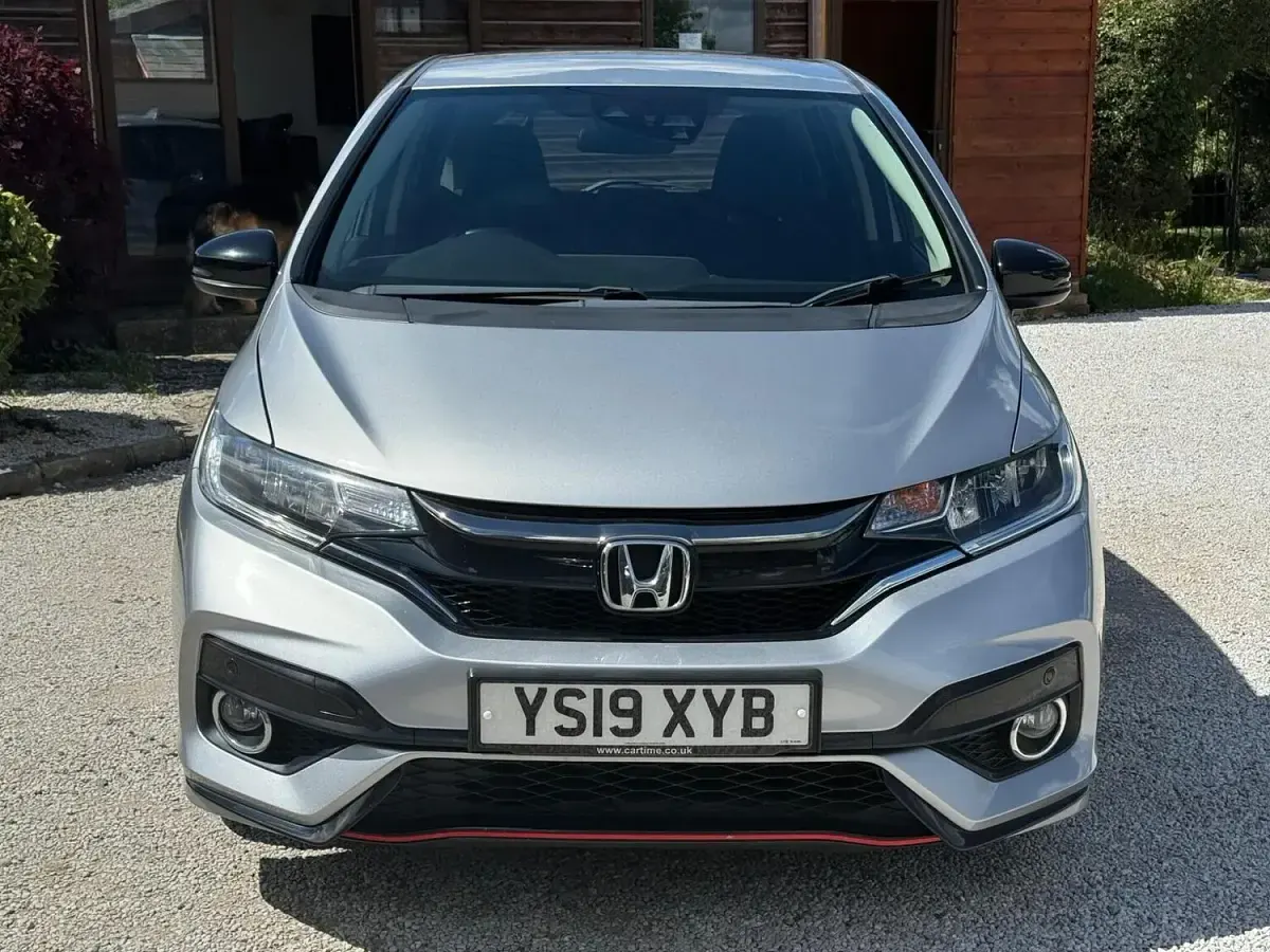 Used Honda Jazz Sport 130 HP (95 kW) 2019 Silver Hatchback