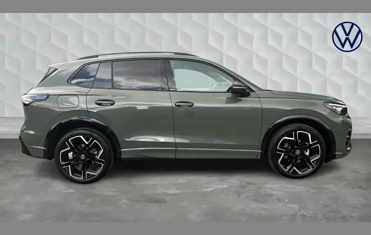 Used VW Tiguan R-line 147 HP (108 kW) 2026 Green SUV