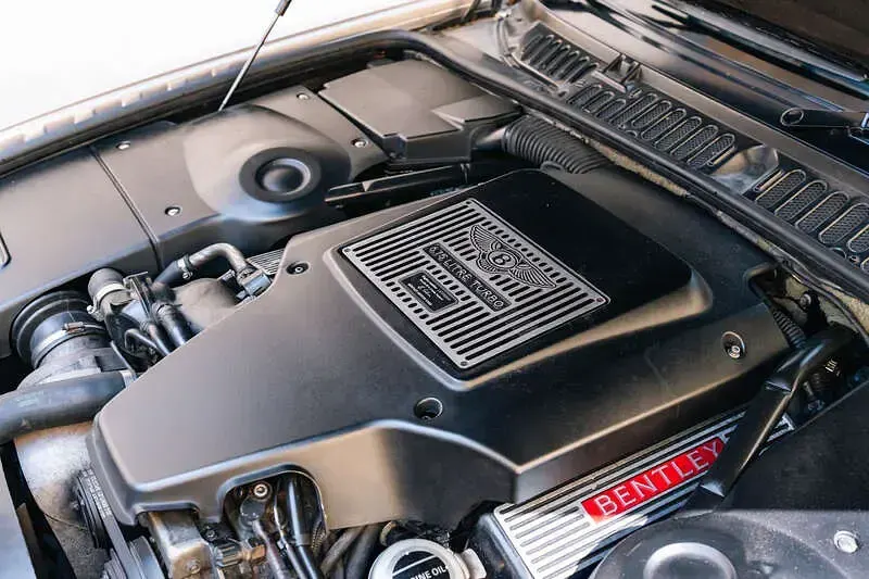 Used Bentley Arnage 406 HP (298 kW) 2001 Silver Sedan