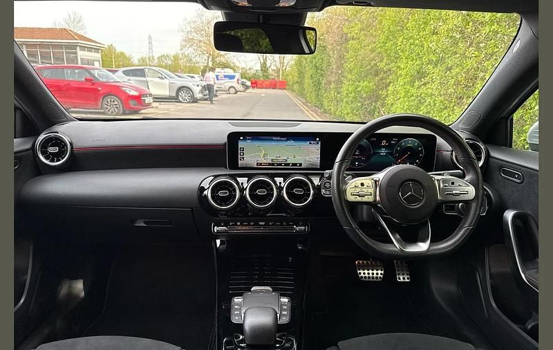 Used Mercedes A180 Executive 134 HP (98 kW) 2020 Silver Hatchback