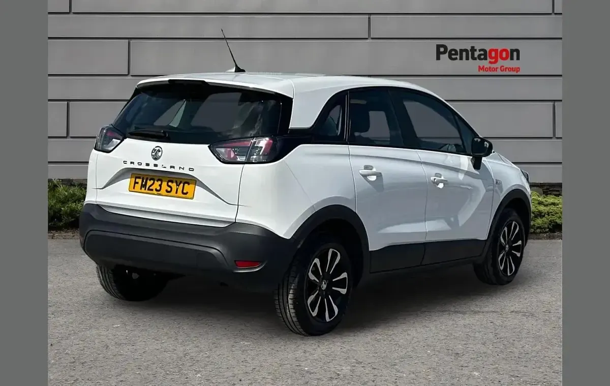 Used Vauxhall Crossland Design Edition 108 HP (79 kW) 2023 White SUV