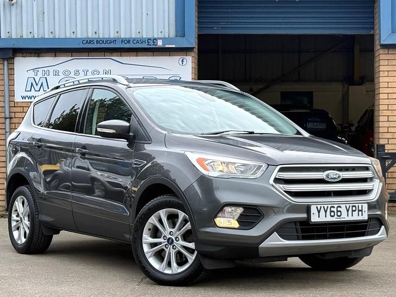 Used Ford Kuga Titanium 150 HP (110 kW) 2017 Grey SUV