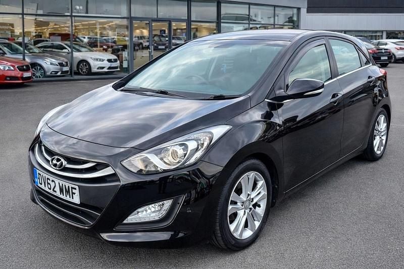 Used Hyundai i30 Style 128 HP (94 kW) 2012 Black Hatchback