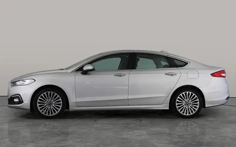 Used Ford Mondeo Titanium 188 HP (138 kW) 2021 Silver Sedan