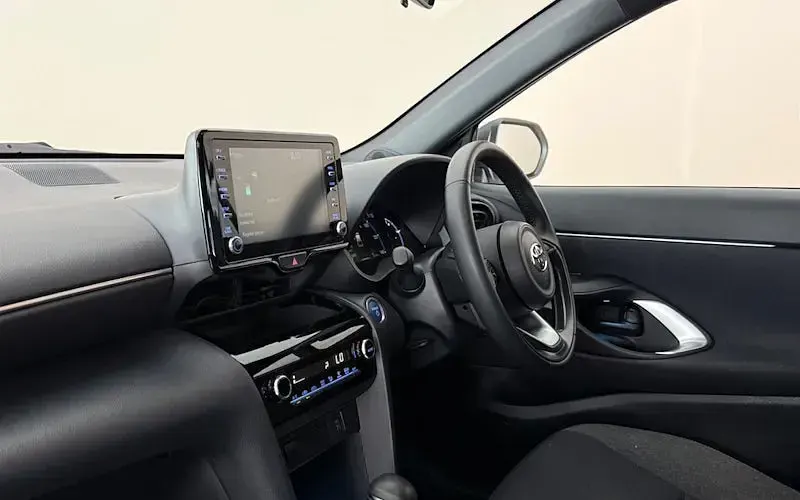 Used Toyota Yaris Hybrid Design 116 HP (85 kW) 2026 Estate