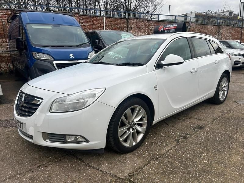 Used Vauxhall Insignia SRi 2013 White Estate