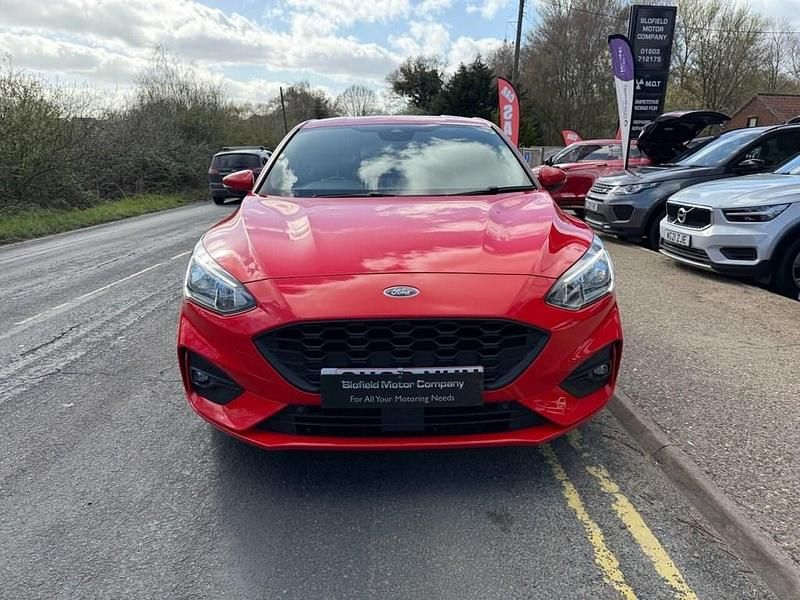 Used Ford Focus ST-Line 125 HP (91 kW) 2019 Red Hatchback