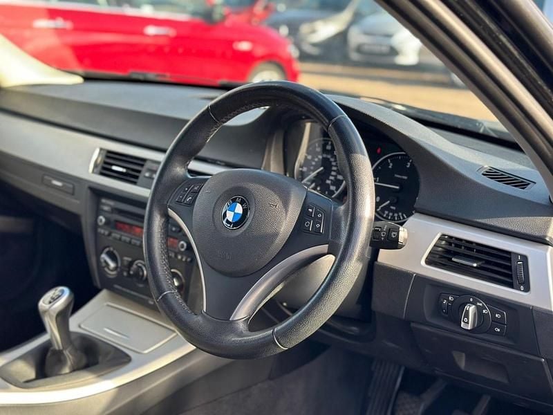 Used BMW 318 Comfort Edition 2012 Black Estate