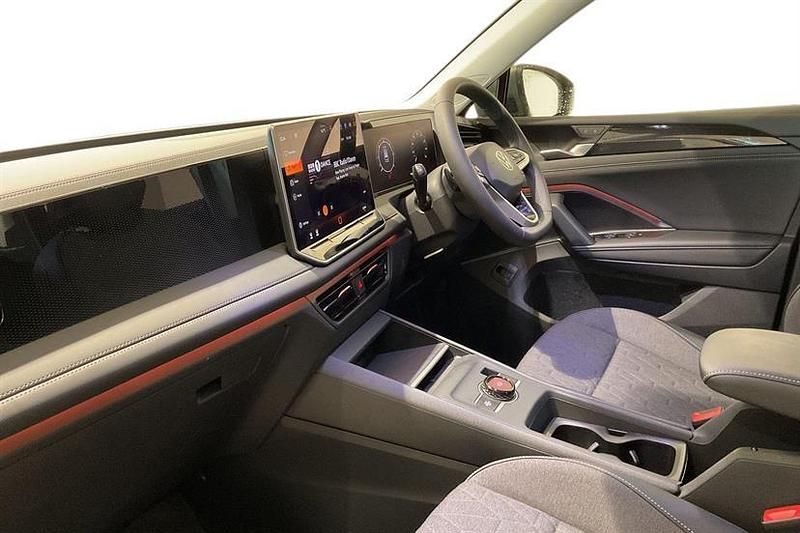 New VW Tiguan Match 150 HP (110 kW) 2025 Cipressino green SUV