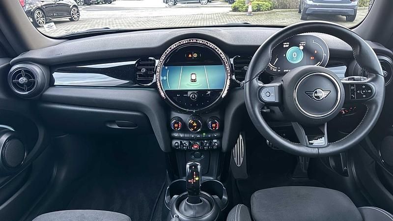 Usado Mini Cooper Hatch 134 HP (98 kW) 2024 Vermelho Citadino