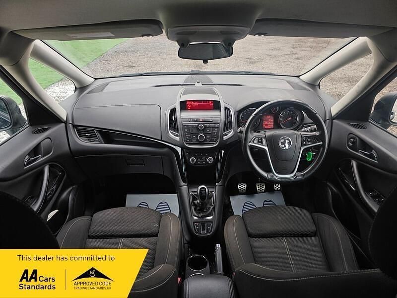 Used Vauxhall Zafira Tourer SRi 140 HP (102 kW) 2015 Green MPV