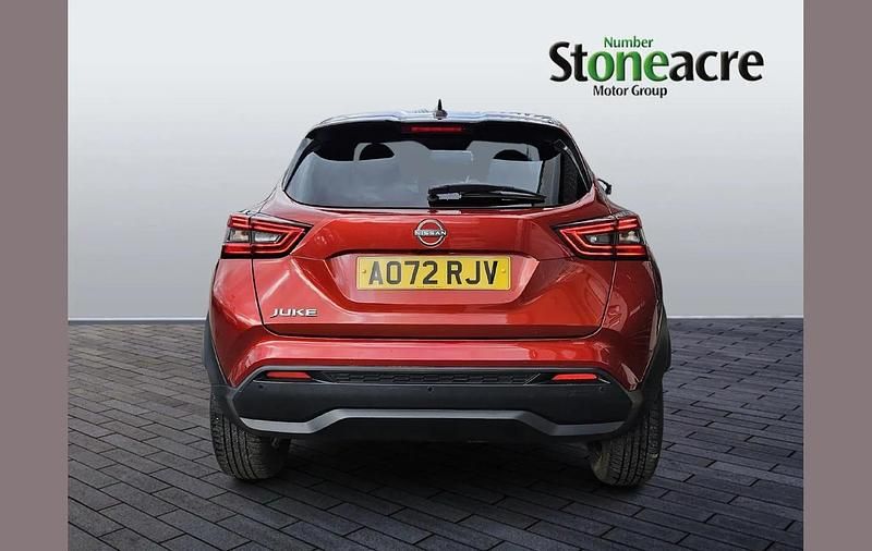 Used Nissan Juke N-Connecta 112 HP (82 kW) 2022 Red SUV