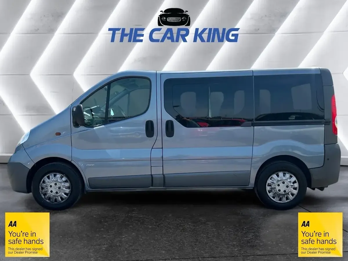Used Vauxhall Vivaro 90 HP (66 kW) 2014 Blue MPV