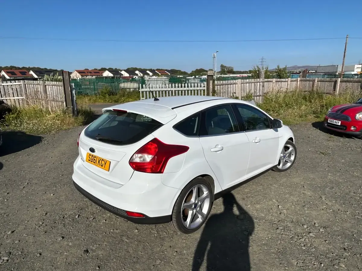 Used Ford Focus Titanium 2011 White Hatchback