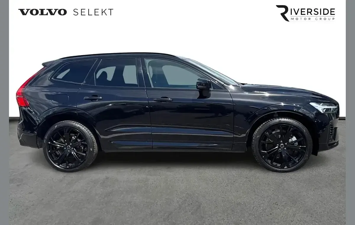 Used Volvo XC60 Plus 350 HP (257 kW) 2025 Onyx black SUV