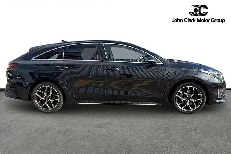 Used Kia ProCeed GT-Line 140 HP (102 kW) 2019 Black Estate
