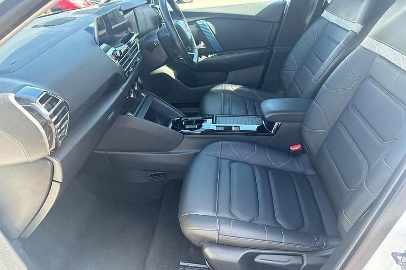 Used Citroën e-C4 Shine 98 kW (134 HP) 2022 White Hatchback