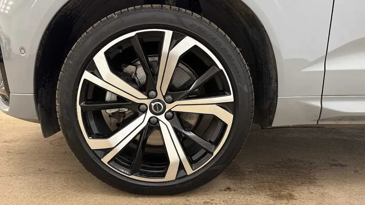 Used Volvo XC60 Ultra 449 HP (330 kW) 2025 Grey SUV