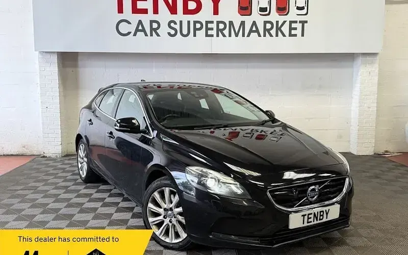 Used Volvo V40 SE Lux 150 HP (110 kW) 2015 Hatchback