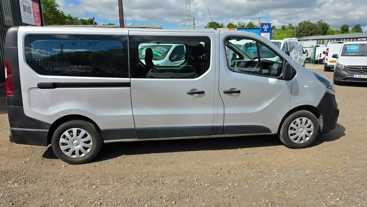 Used Vauxhall Vivaro 120 HP (88 kW) 2019 Silver MPV